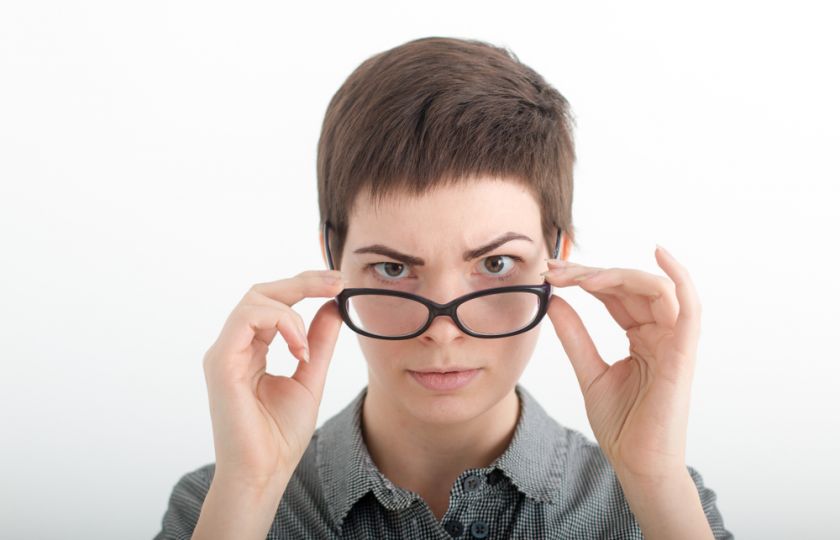 Nošení brýlí má opravdu něco společného s chytrostí