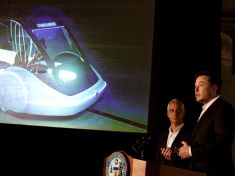 Elon Musk si už zase plní sen: tentokrát je to rychlodráha