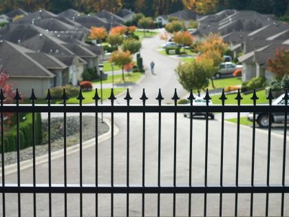 Já versus ty, my versus oni: Proč se lidé cítí za plotem v bezpečí?