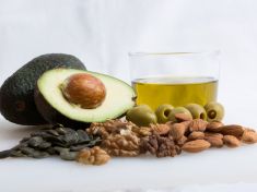 Hubnete do plavek? Jezte zdravé tuky!