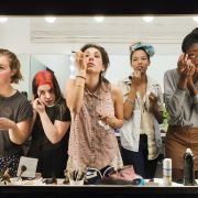 Jak americká filmařka 25 let natáčela o šílenství konzumu