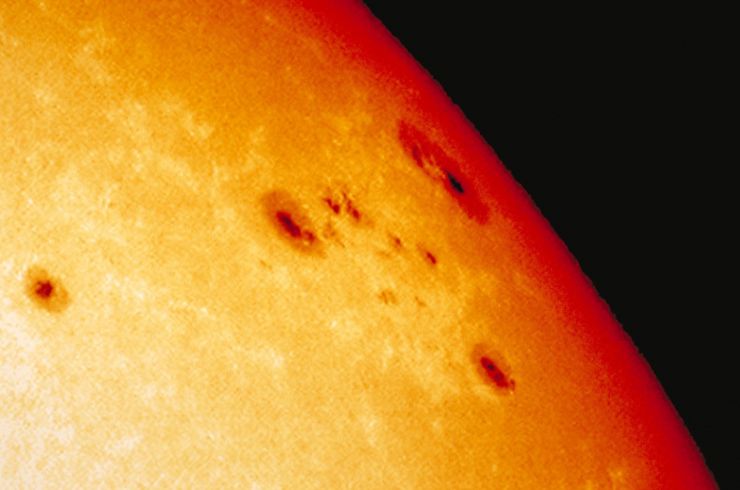 Detail skvrn na Slunci