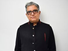 Deepak Chopra o věku umělé inteligence: Obyčejní lidé skončí v zoo