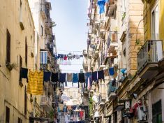 Vidět Neapol a nezemřít: snivá pozvánka na výlet do jihoitalského města