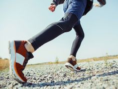 Délka nohou nezajímá jen muže u žen, ale i ženy u mužů