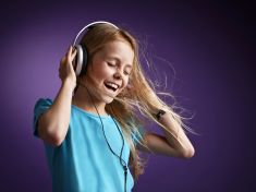 Díky hudbě se lidé s ADHD cítí svobodnější. Dává jim řád a lépe komunikují