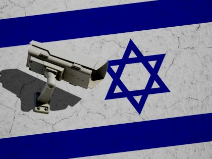 Co se stane, když si s sebou na cestu do Izraele přibalíte digitální paranoiu