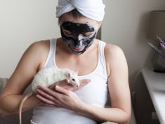 Než si namažete obličej: Byl tenhle krém testovaný na zvířatech?