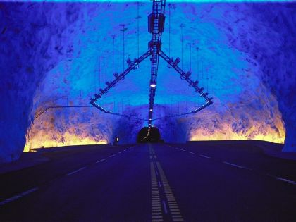 Oslavili jsme pět kilometrů nového tunelu. Jak se staví ve světě?