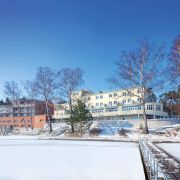 Pokud zjistíte, že jste si plavky brali zbytečně, je v hotelu Port i půjčovna bruslí