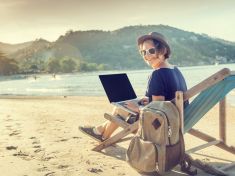 Život nomádů není tak skvělý jako na fotkách. Nakonec se vrací domů