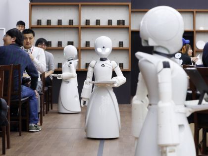 Jsou tu první kavárny ovládané roboty. Jedna je v Butovicích