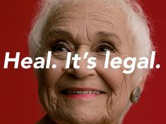 Marketéři zkouší zaujmout konzumenty konopí policistou i bonbóny