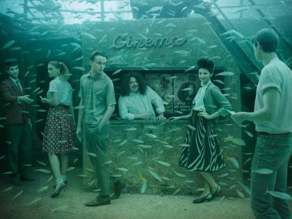 Podmořská galerie spojuje svět pod hladinou se snímky z vídeňského života