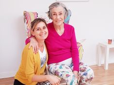 Z ubíjející práce zběhla k hormonální józe. Od té doby ji vyučuje