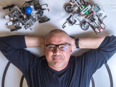 Studenti musí rozumět světu, ne se zpaměti učit data, říká Šebek