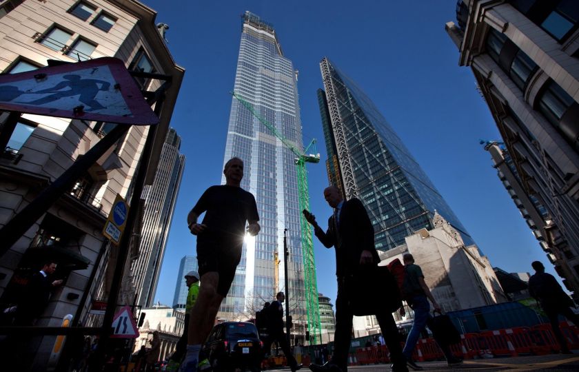 Obyvatelé Londýna se stěhují do mrakodrapů. Jenže co Praha?