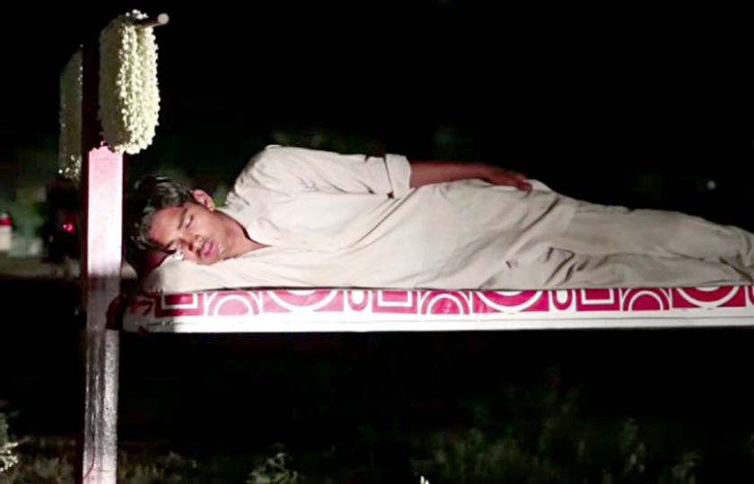 V Pákistánu se dá spát na billboardech, které se mění v postele