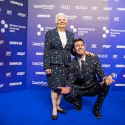 Global Social Awards: Vyhrála modelka bez nohy i 92letá stařenka