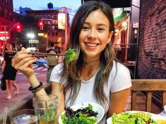 Veganství mi komplikovalo zdraví, přiznala youtuberka. A omluvila se fanouškům