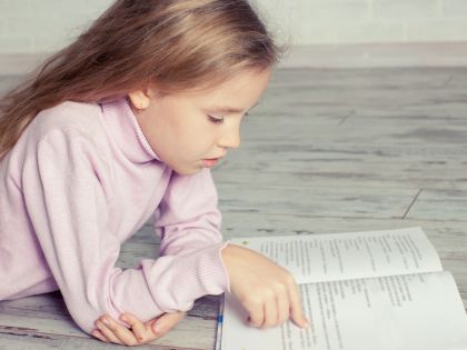 Děti bohatých rodičů lépe čtou