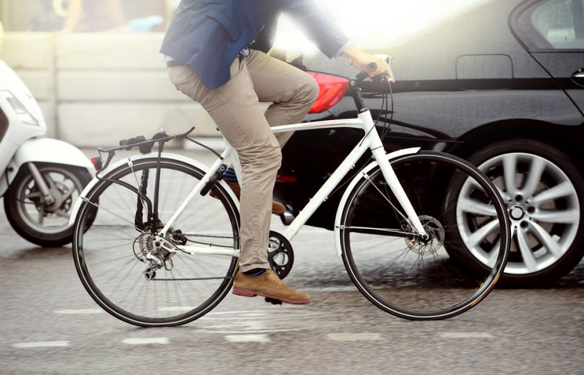 Bezpečnější město pro chodce i cyklisty? Jezděte třicítkou, radí expertka