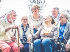 Na světě je poprvé více seniorů nad 64 let než dětí do pěti let