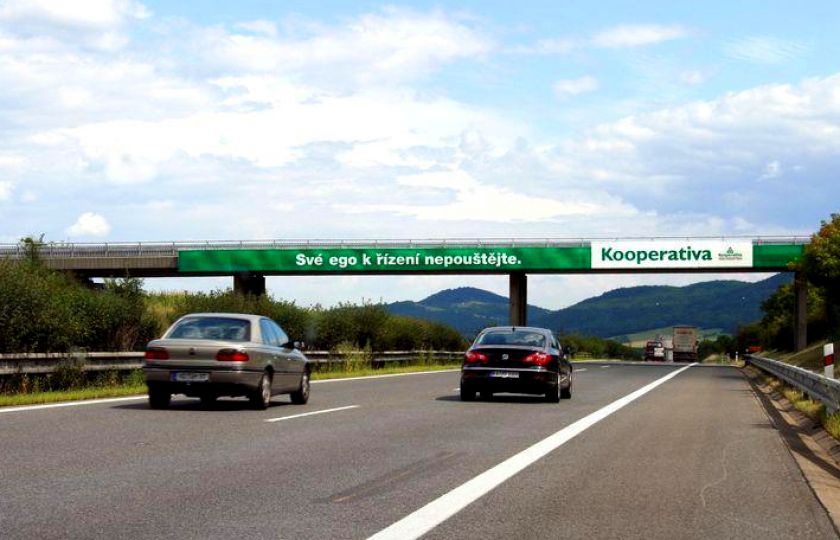 Australská studie ukázala, že chytré billboardy mohou provozu prospívat