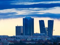 Většina pražských mrakodrapů je z minulého století. Proč se nestaví nové?