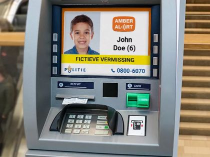 Pátrání s bankomaty: V Nizozemsku jejich displeje ukazují fotky pohřešovaných dětí