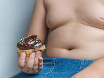 Už nebojují s podvýživou, ale s nadváhou: Proč bohaté děti hubnou a chudé tloustnou