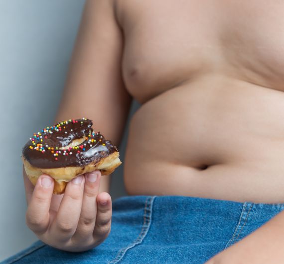 Proč se trend obrátil? Bohaté děti hubnou a chudé tloustnou