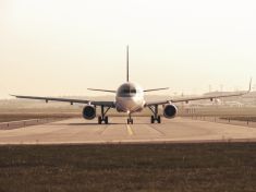 Pražské letiště v roce 2028: Nová dráha, větší terminál a vlak do centra