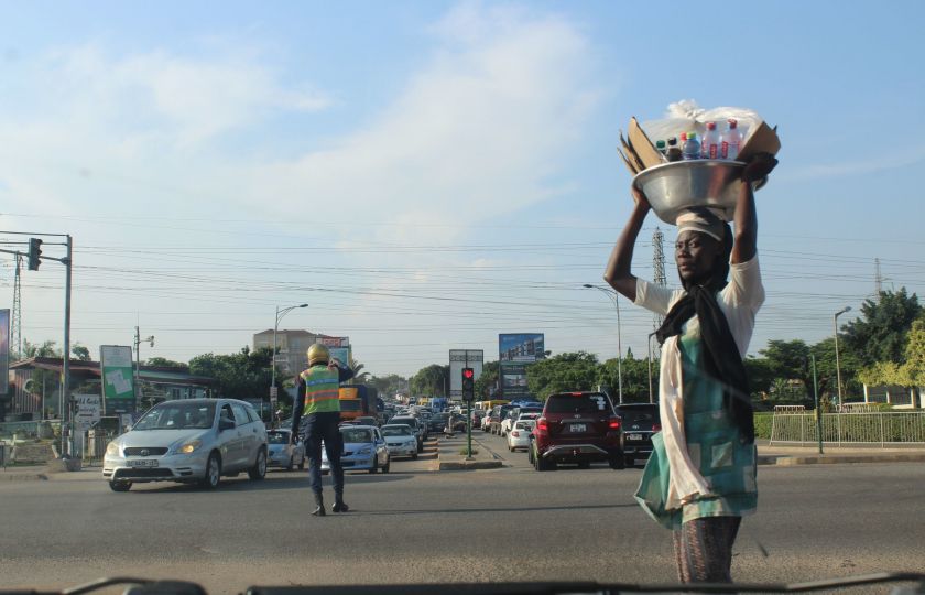 Když se řidičům "prostě nechce". Jak fungují Uber, Bolt a spol. v Ghaně?