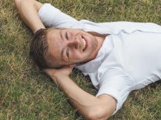 S devatenáctiletým otcem vajglovníků o tom, že i popelníky mohou být zábavné a užitečné