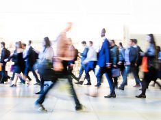 Praha nemá dost českých pracantů. Každý pátý pracující ve městě je cizinec