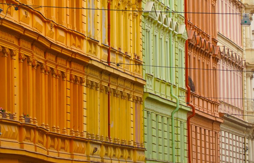 Co paralyzuje nájemní bydlení v Praze? Stavební právo i Airbnb