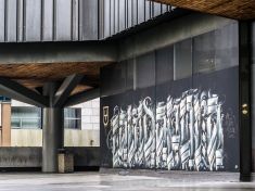 Budovy v Praze přes noc pokryly graffiti. Akce upozorňuje na nedostatek legálních ploch