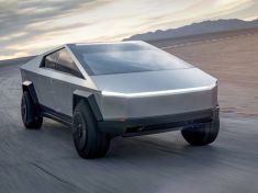 Tesla přežila trapas z prezentace. Objednávek na Cybertruck je nejmíň půl milionu