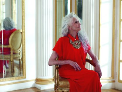Může i po devadesátce: Čím inspiruje ženy nejstarší modelka světa