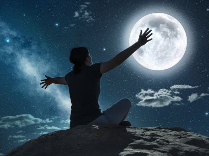 Úplněk v Panně: Můžete se léčit díky snům i díky změně práce, radí astrolog