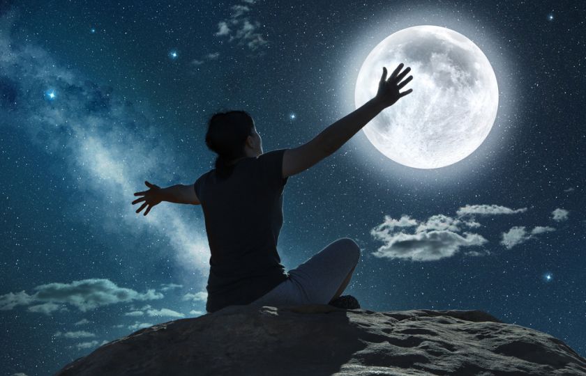 Úplněk v Panně: Můžete se léčit díky snům i díky změně práce, radí astrolog