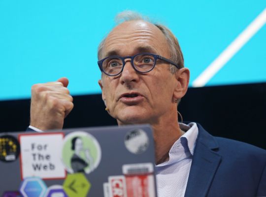 Internet neslouží ženám dobře, říká vynálezce webu Tim Berners-Lee