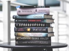 Deset knížek napříč žánry, které vás v roce 2020 budou bavit