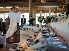 Japonsko dělá pohřby pro robotické psy. V Kjótu mají i prvního robokněze