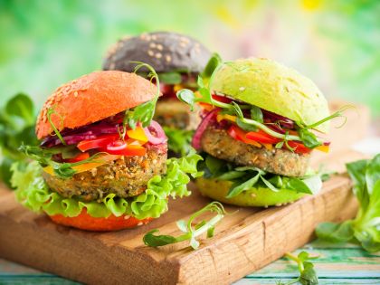 Jednoduché vegetariánské burgery na čtyři způsoby