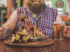 Floweek: Češi, špekáčky, konopí a 17. listopad