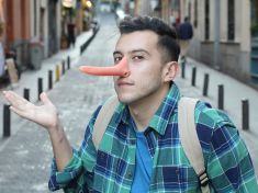 Poznáte, když vám někdo lže? Dělají to všichni a kdo říká, že ne, ten lže ze všech nejvíc