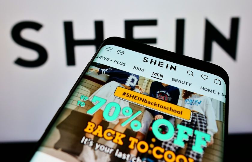 Čínský e-shop Shein raketově roste. Prodává levnou módu na jedno použití