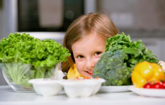 Veganskou stravu mohou i děti. Musíte ale pečlivě plánovat, tvrdí odborníci